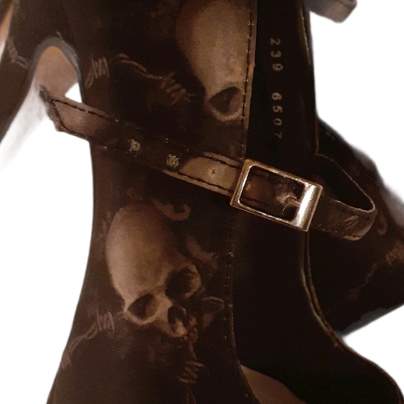 Andrea Black Platform Mary Jane Heels - Picture 6 of 9